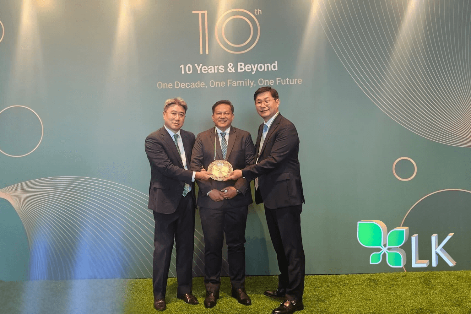 Mandarin Re CEO Attends LK Re’s 10th Anniversary Celebration